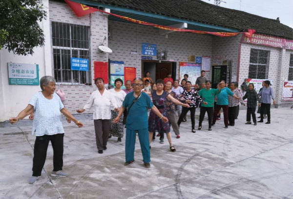 万坪镇兴隆居委会是永顺县人民检察院的扶贫联系点之一,由原岩洞村,晓